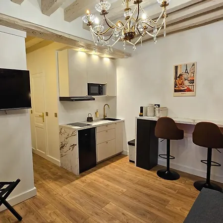 Pantheon Arev Dans Le Quartier De Emily In 75005 Appartamento *