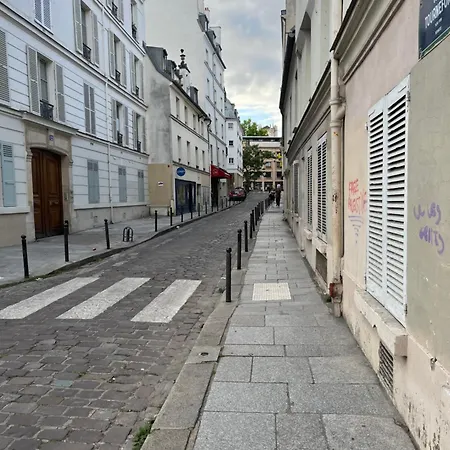 Pantheon Arev Dans Le Quartier De Emily In 75005 Parigi
